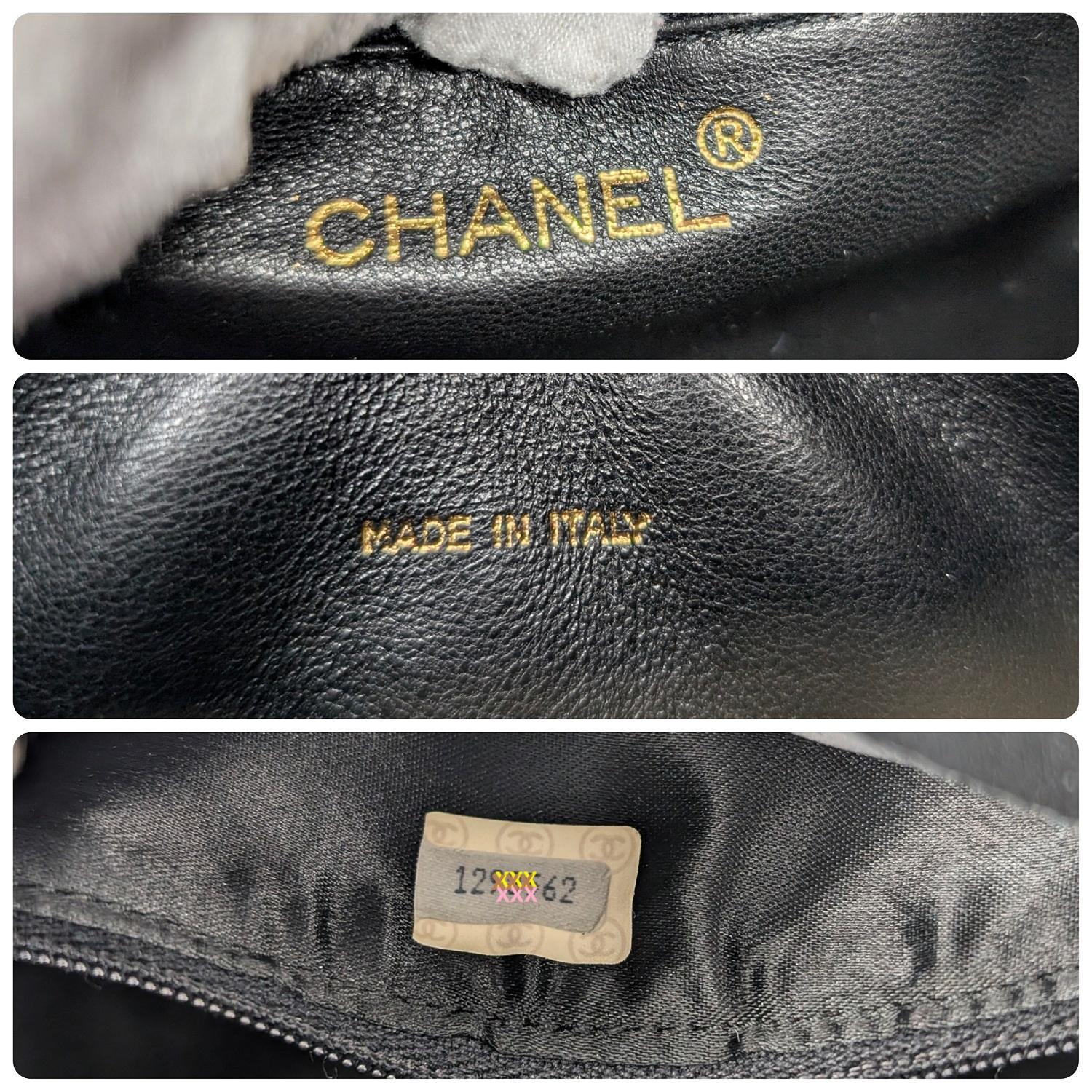 Chanel Vintage Black Quilted Lambskin CC Camera Bag For Sale 3