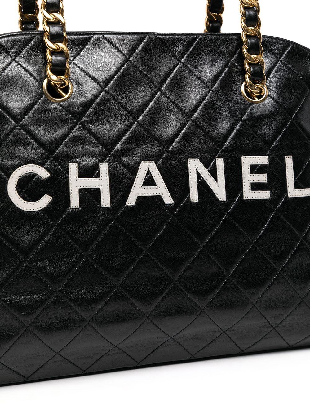 Chanel Vintage Schwarze Medium Bowlingtasche aus gestepptem Lammfell und Leder für Damen oder Herren