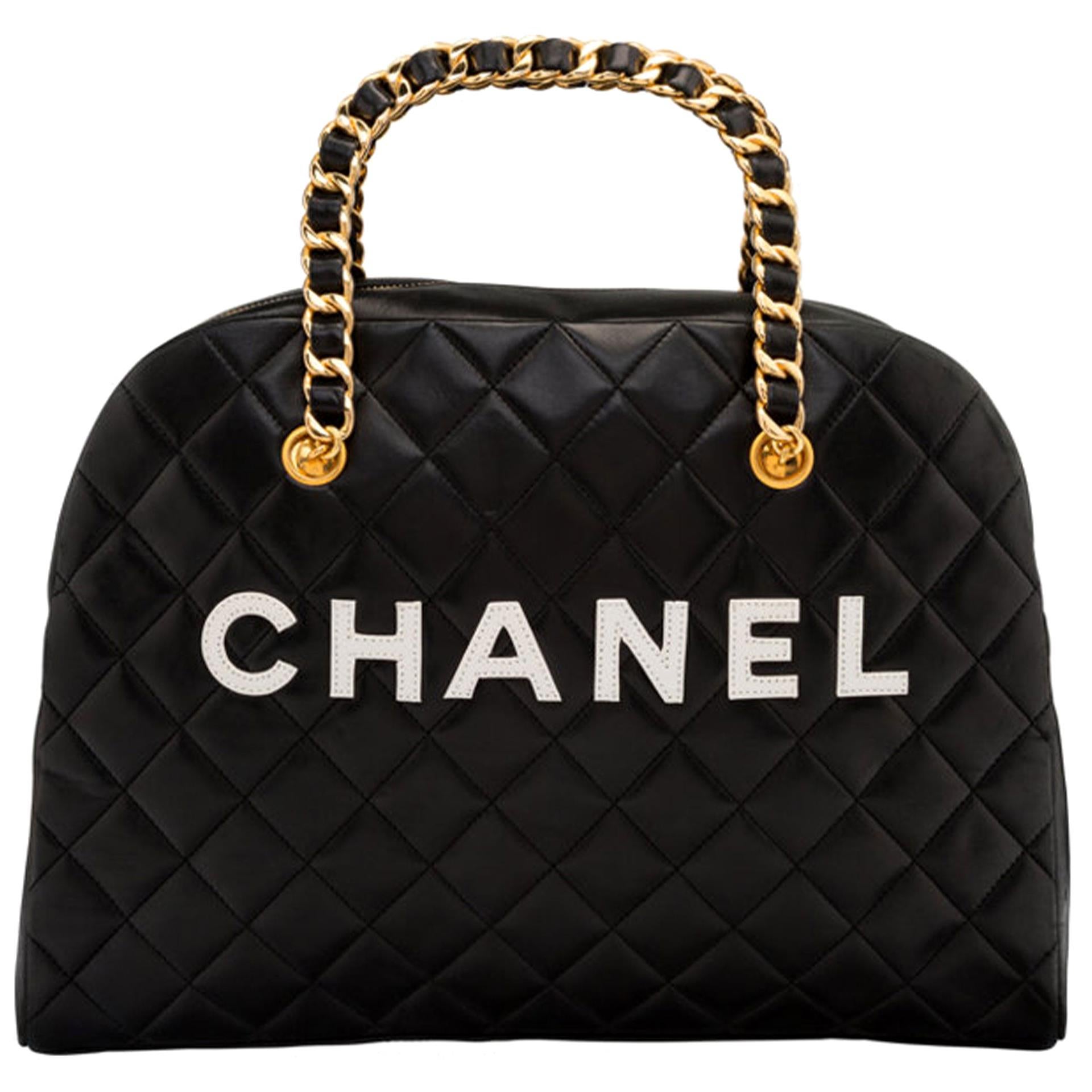 Chanel Vintage Schwarze Medium Bowlingtasche aus gestepptem Lammfell und Leder
