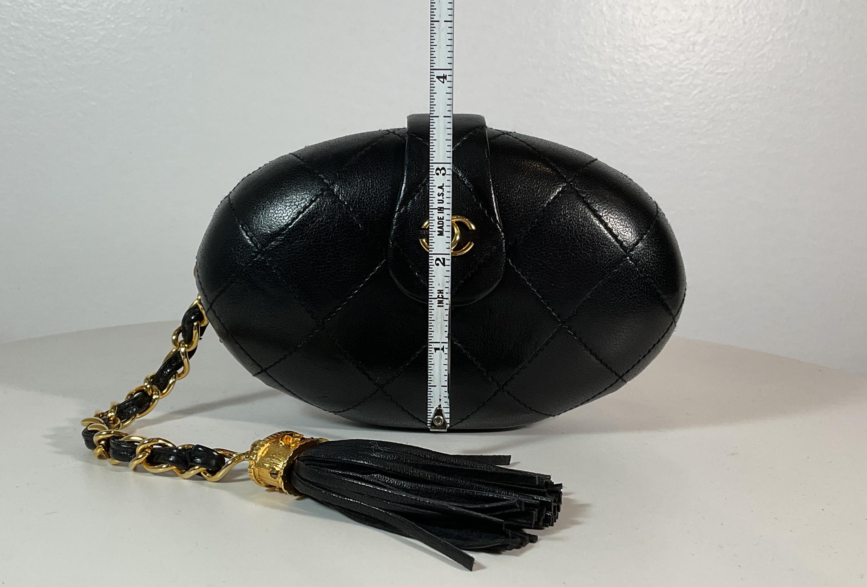 CHANEL Vintage Black Quilted Lambskin Oval Clutch w/ Logo Tassel For Sale 1