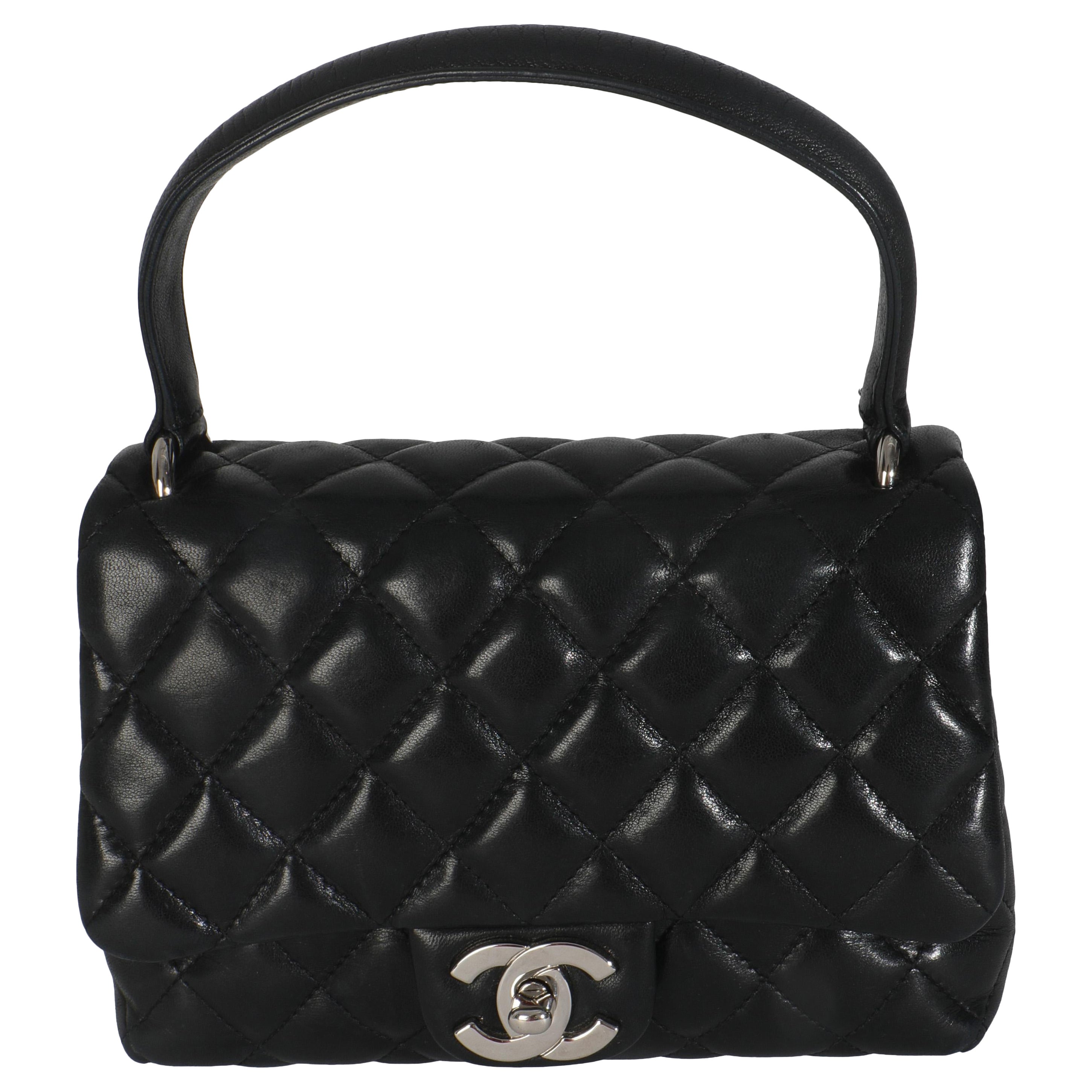 Chanel Vintage - Petit sac Kelly à rabat en cuir d'agneau matelassé noir en vente