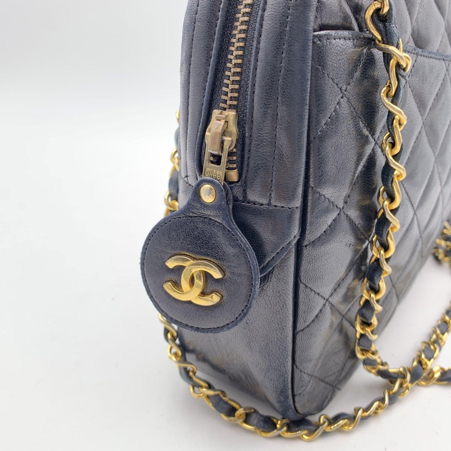 Chanel Vintage Schwarze große Kamera-Umhängetasche aus gestepptem Leder 2