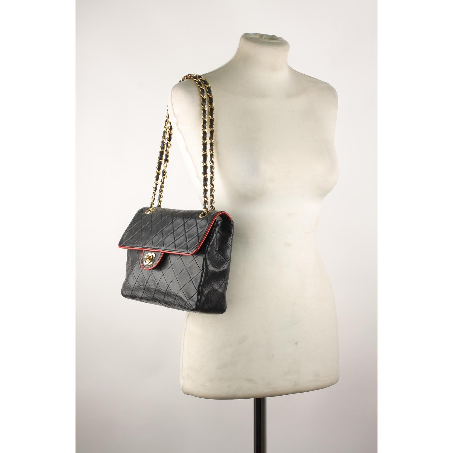 Chanel Vintage Black Quilted Leather Shoulder Bag with Contrast Trim 6