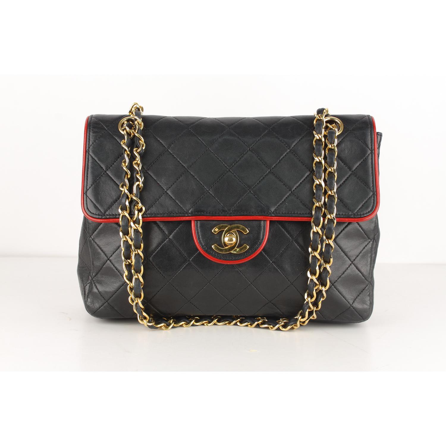 Chanel Vintage Black Quilted Leather Shoulder Bag with Contrast Trim 2