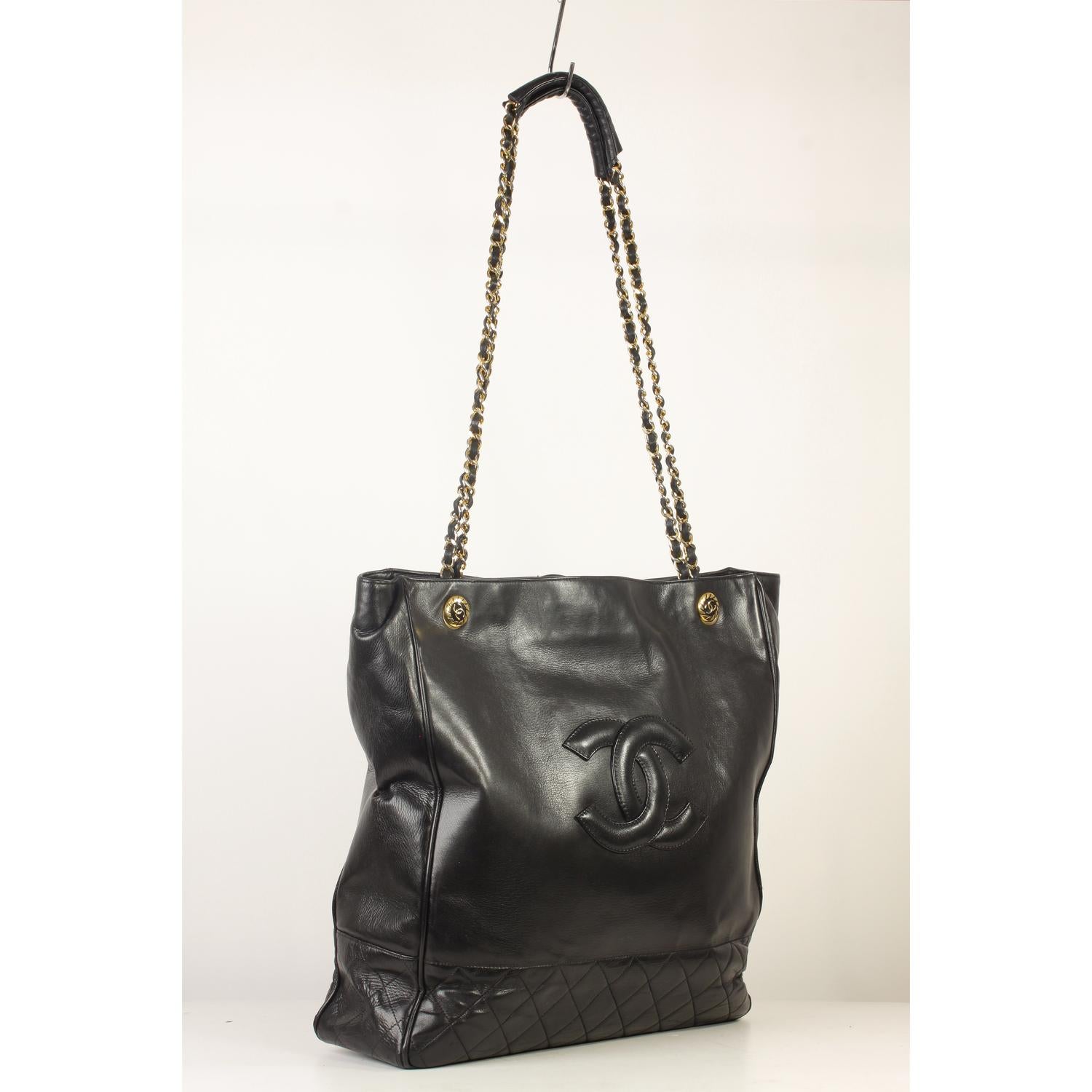 Chanel Vintage Black Quilted Leather Tote Shopping Bag In Fair Condition In Rome, Rome