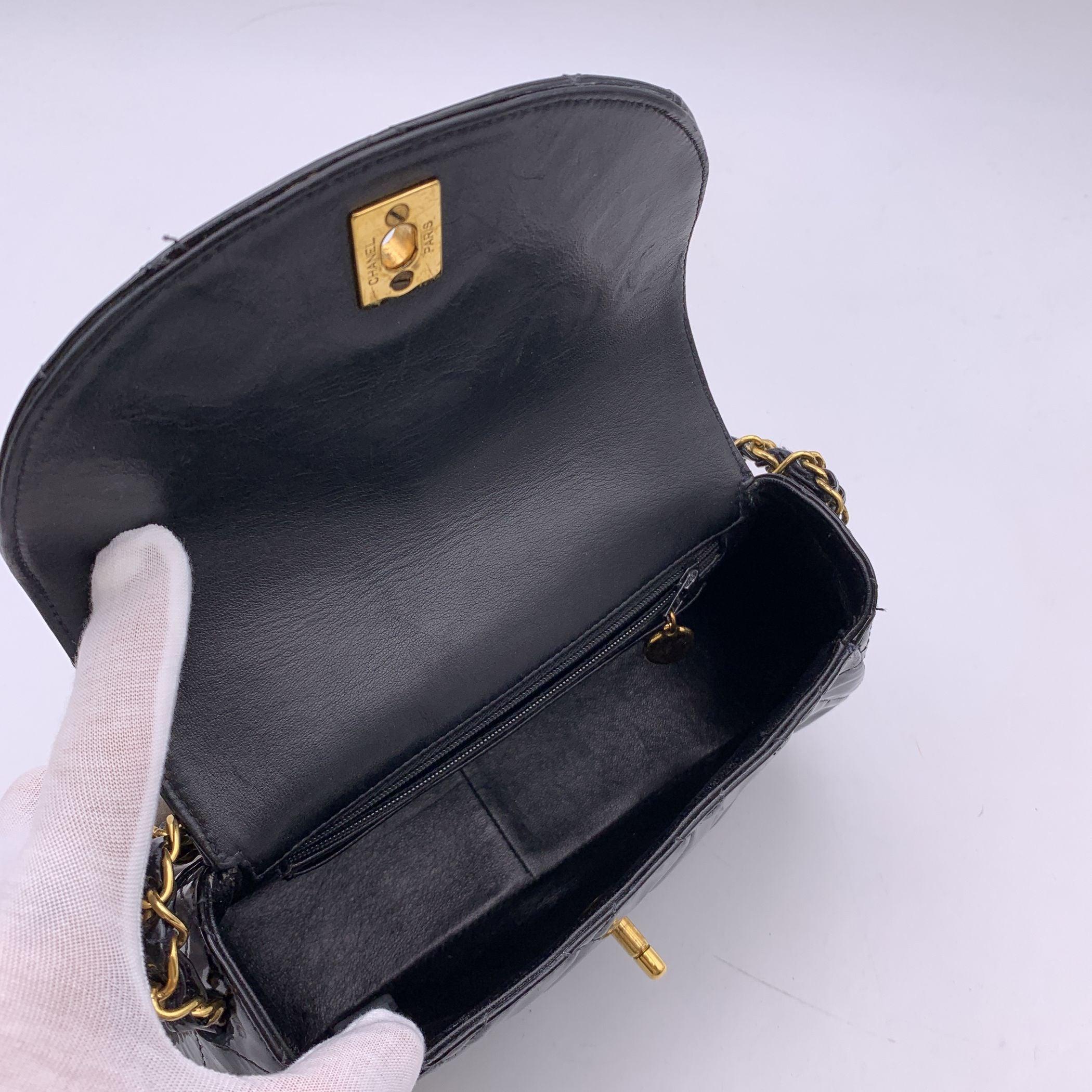 Chanel Vintage Black Quilted Patent Leather Chain Handle Bag For Sale 1