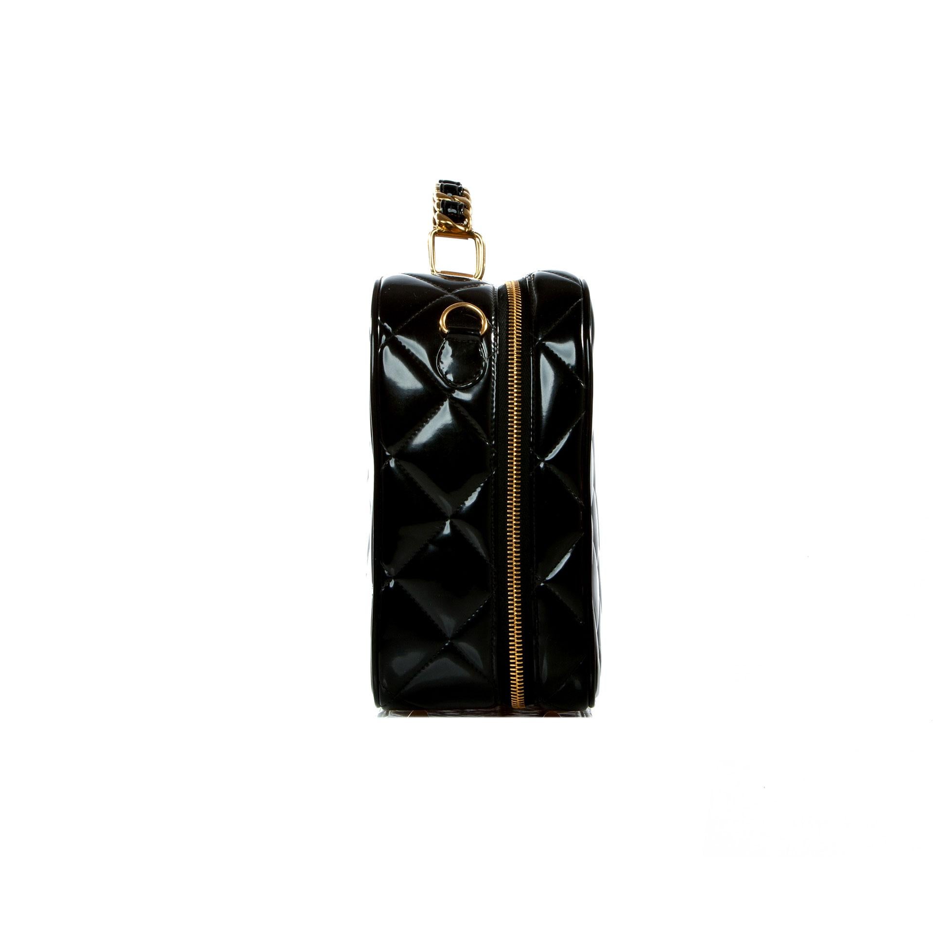 black chanel quilted purse