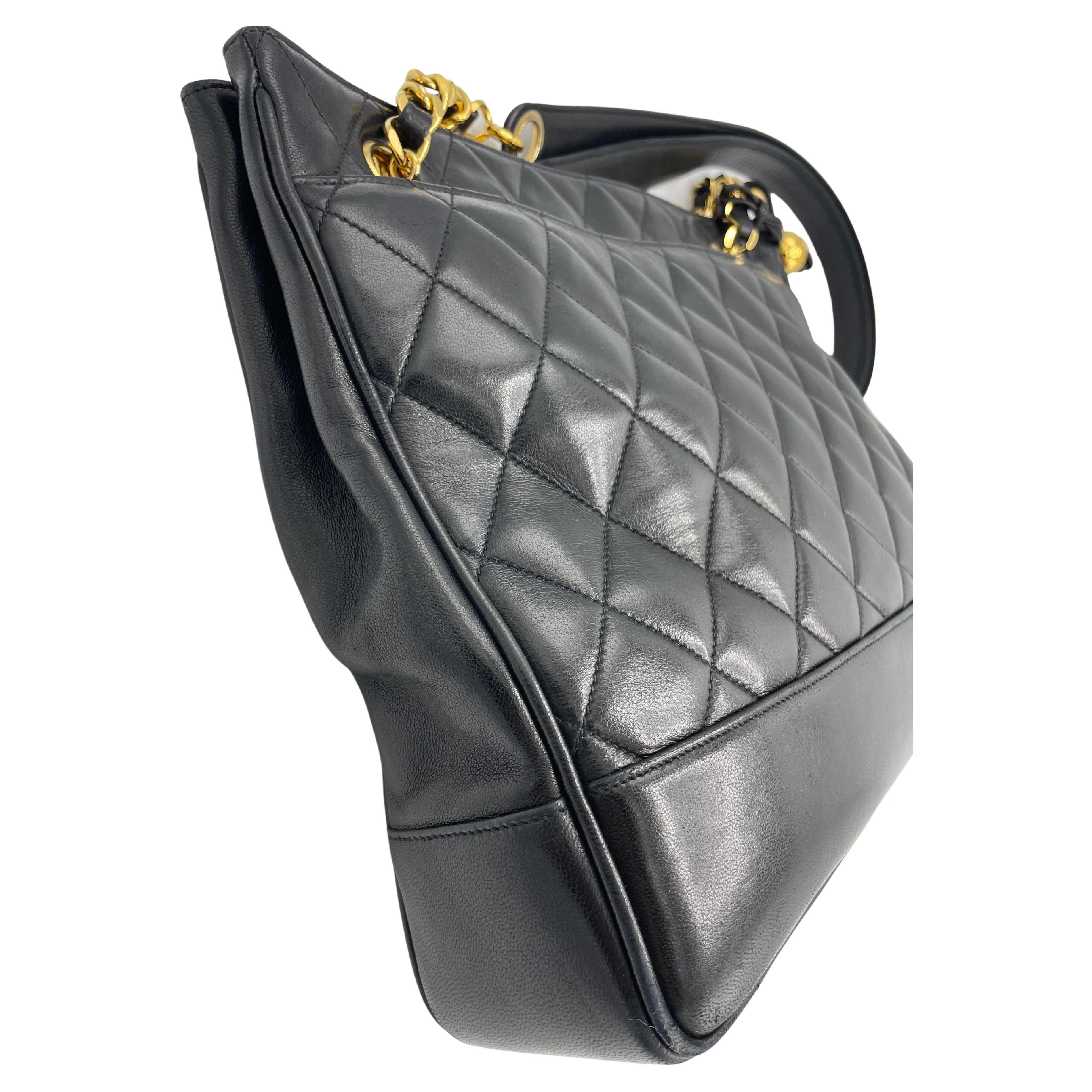 chanel vintage quilted shoulder bag