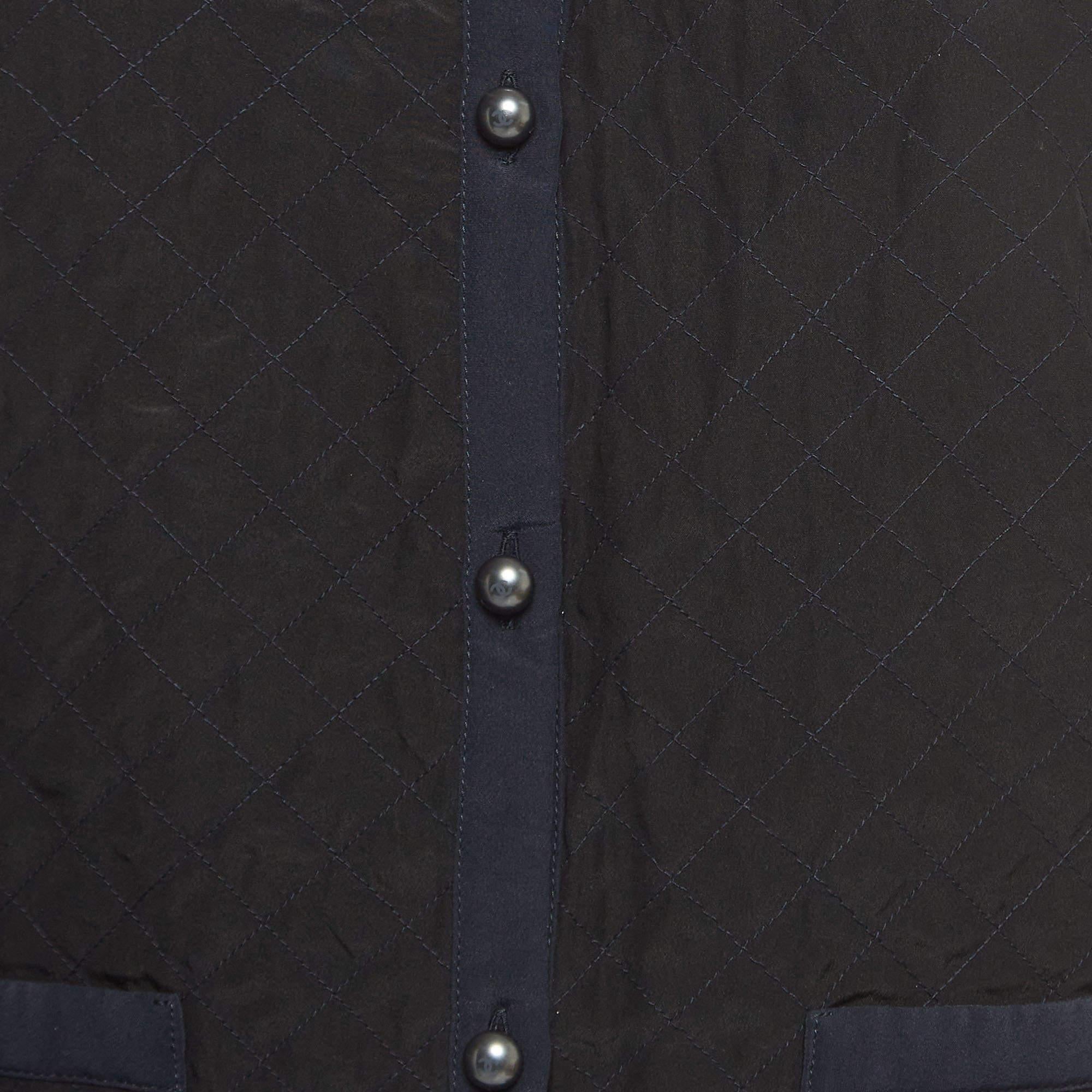 Women's Chanel Vintage Black Quilted Silk Buttoned Jacket M For Sale