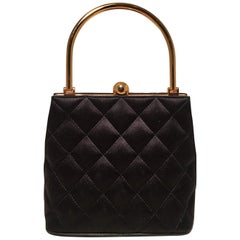 Chanel Vintage Negro Acolchado Seda Asa Oro Pequeño Bolso Marco Noche