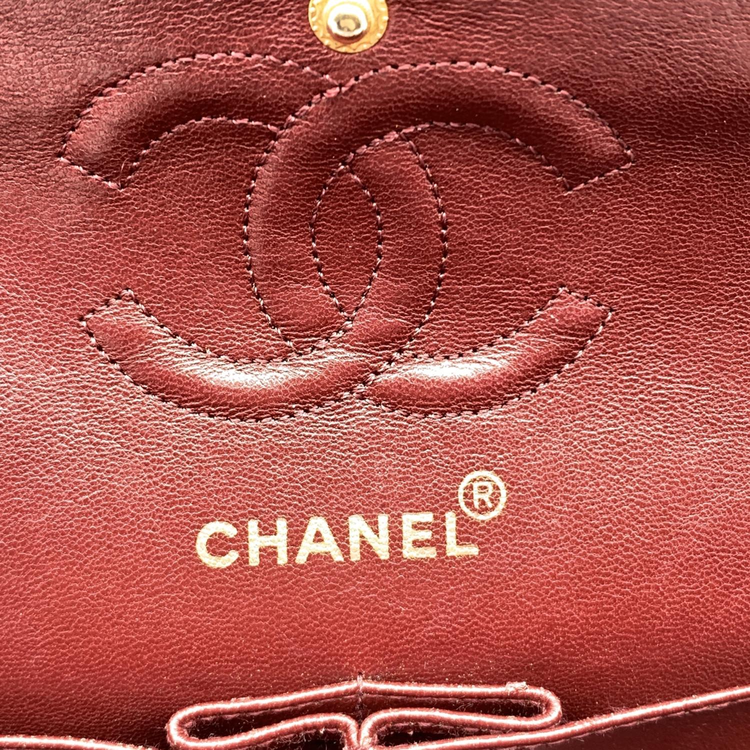 Chanel Vintage Schwarz Gesteppt Zeitlos Klassisch Klein 2,55 Tasche 23 cm im Angebot 5