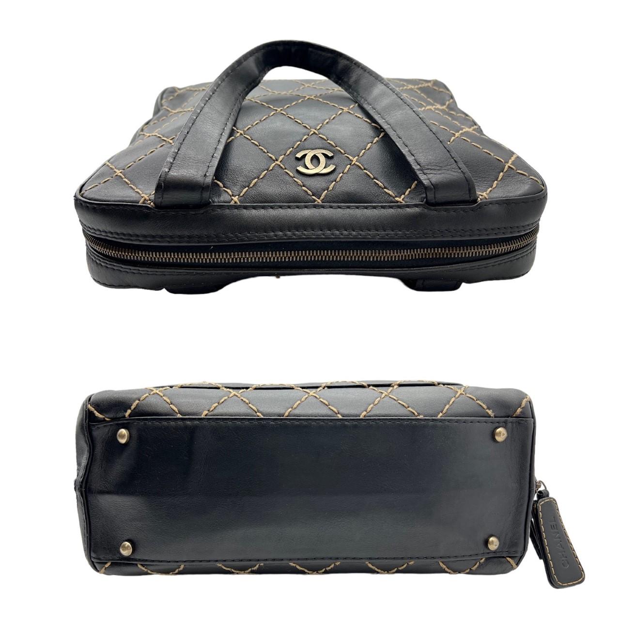 Women's or Men's Chanel Vintage Black Quilted Wild Stitch Handbag For Sale
