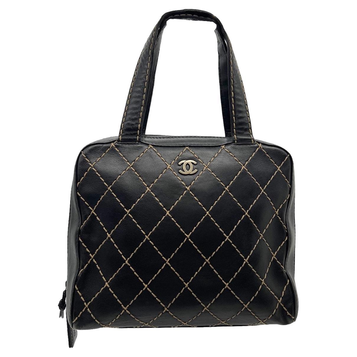 Chanel Vintage Black Quilted Wild Stitch Handbag en vente