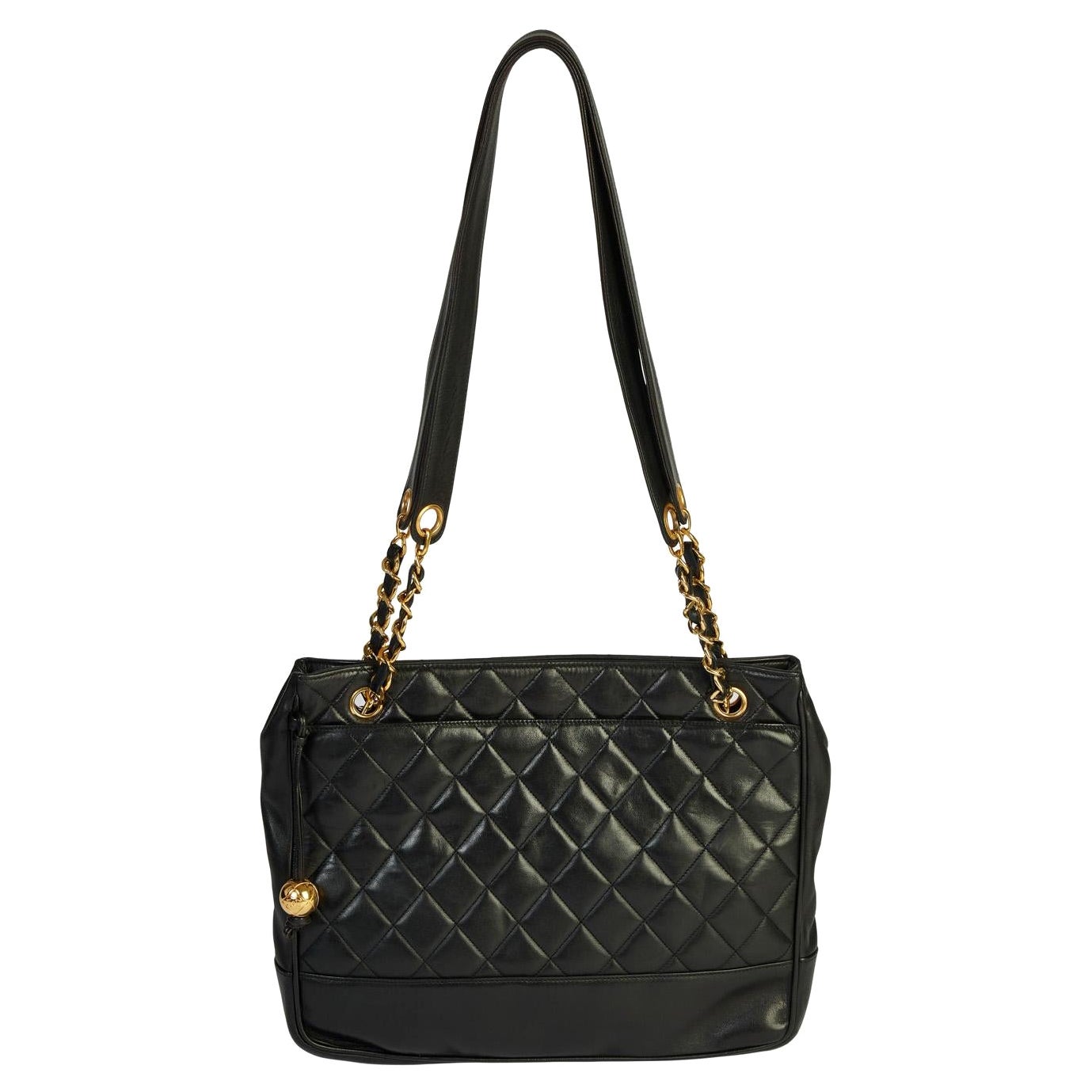 Chanel Vintage Bolso negro acolchado con cremallera