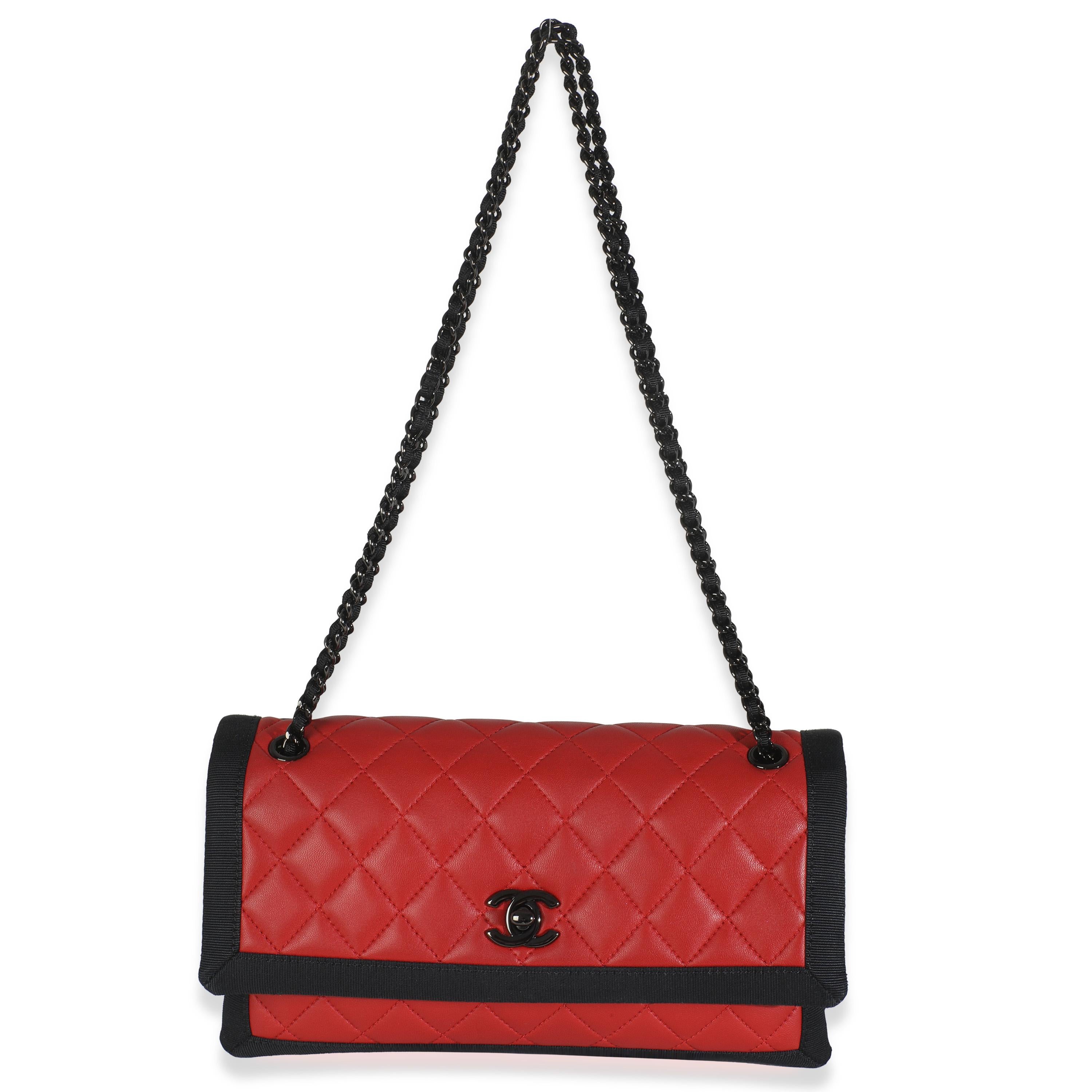 Chanel Vintage Schwarz Rot Gesteppt Lammfell Zwei-Ton-Klappe Tasche im Angebot 2