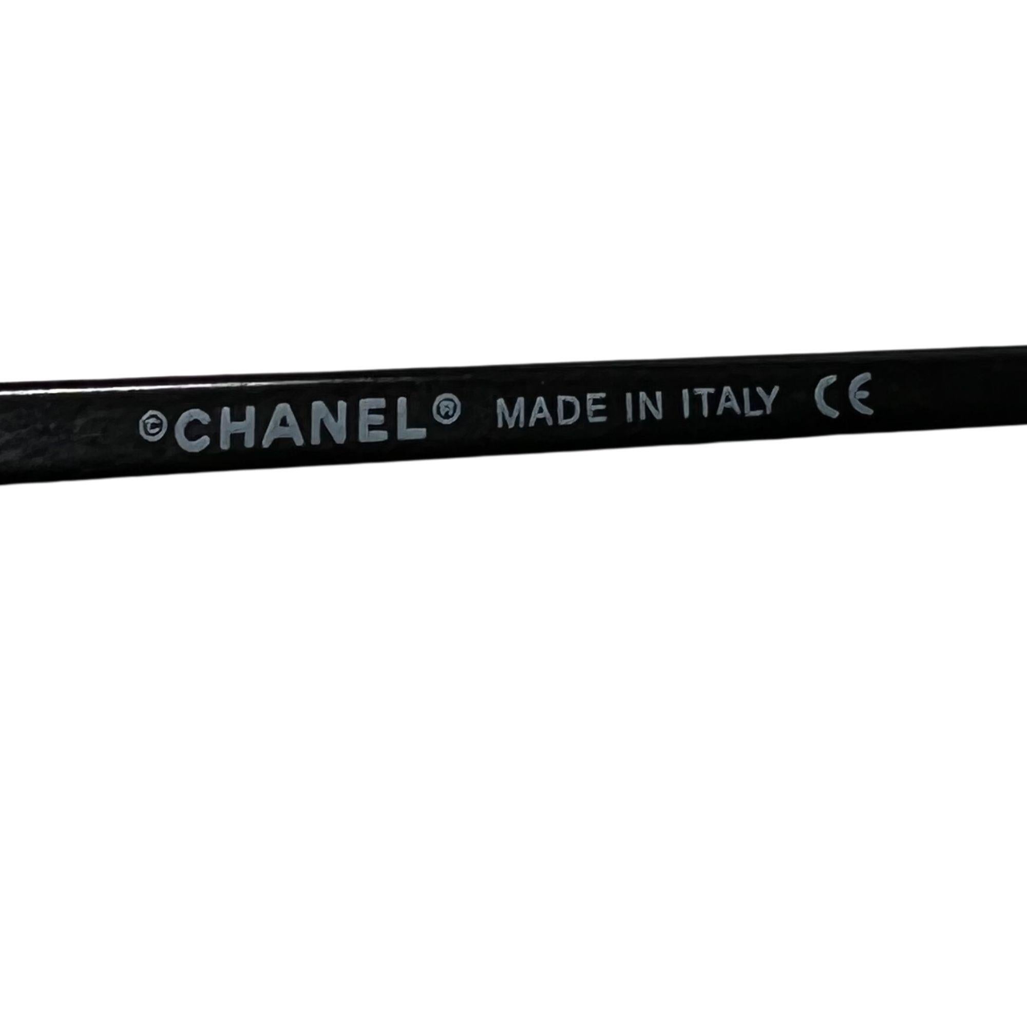 Chanel Vintage Black Rimless Sunglasses (4017 C.101/8g) 1990s In Good Condition For Sale In Montreal, Quebec