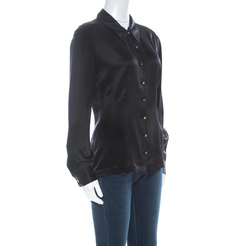 Chanel Vintage Black Silk Satin Button Front Classic Shirt M In Good Condition In Dubai, Al Qouz 2