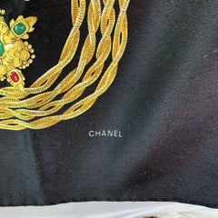 Chanel Vintage Foulard en soie noire imprimé Bijoux
