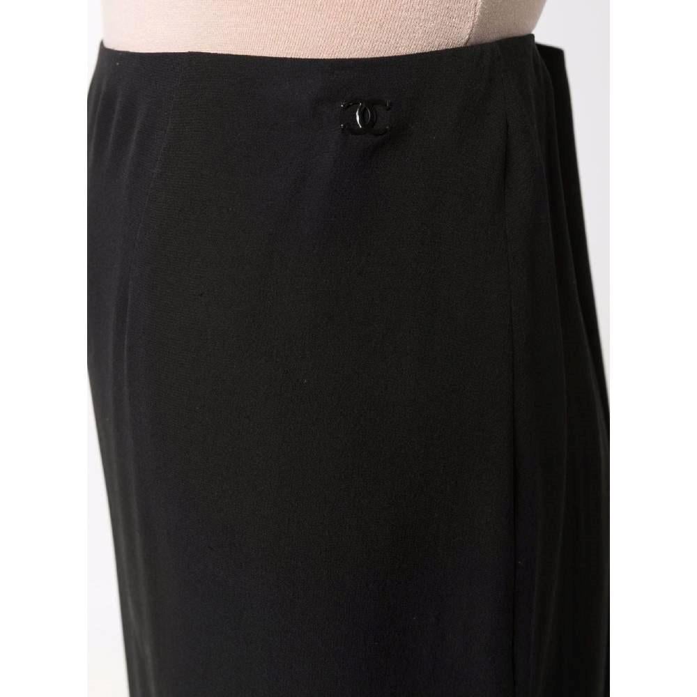 Chanel Vintage black silk straight midi 2000s sequined skirt For Sale 1
