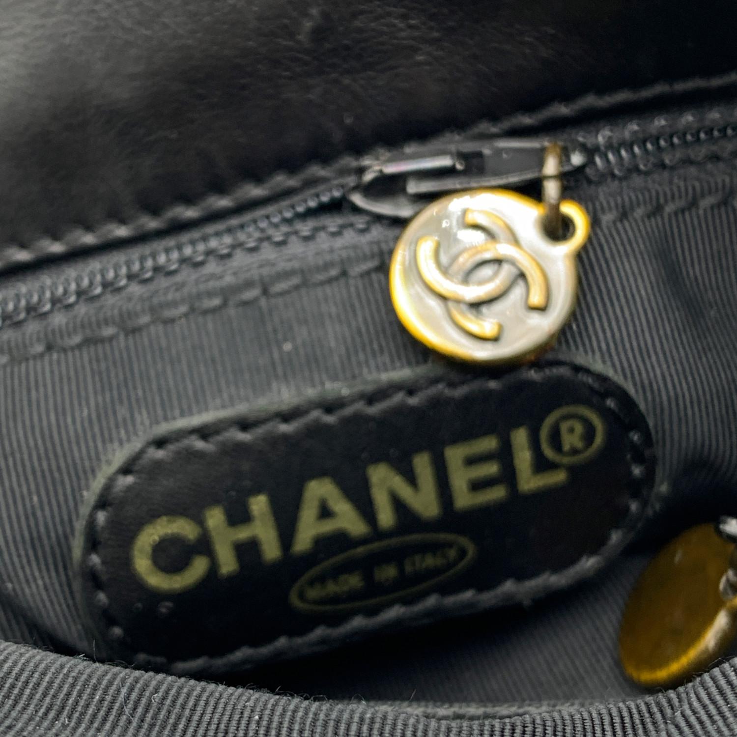 Chanel Vintage Black Smooth Leather CC Logo Shoulder Bag Purse 4