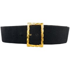 CHANEL Ceinture Vintage noire en cuir de laine épais à boucle torsadée ton or