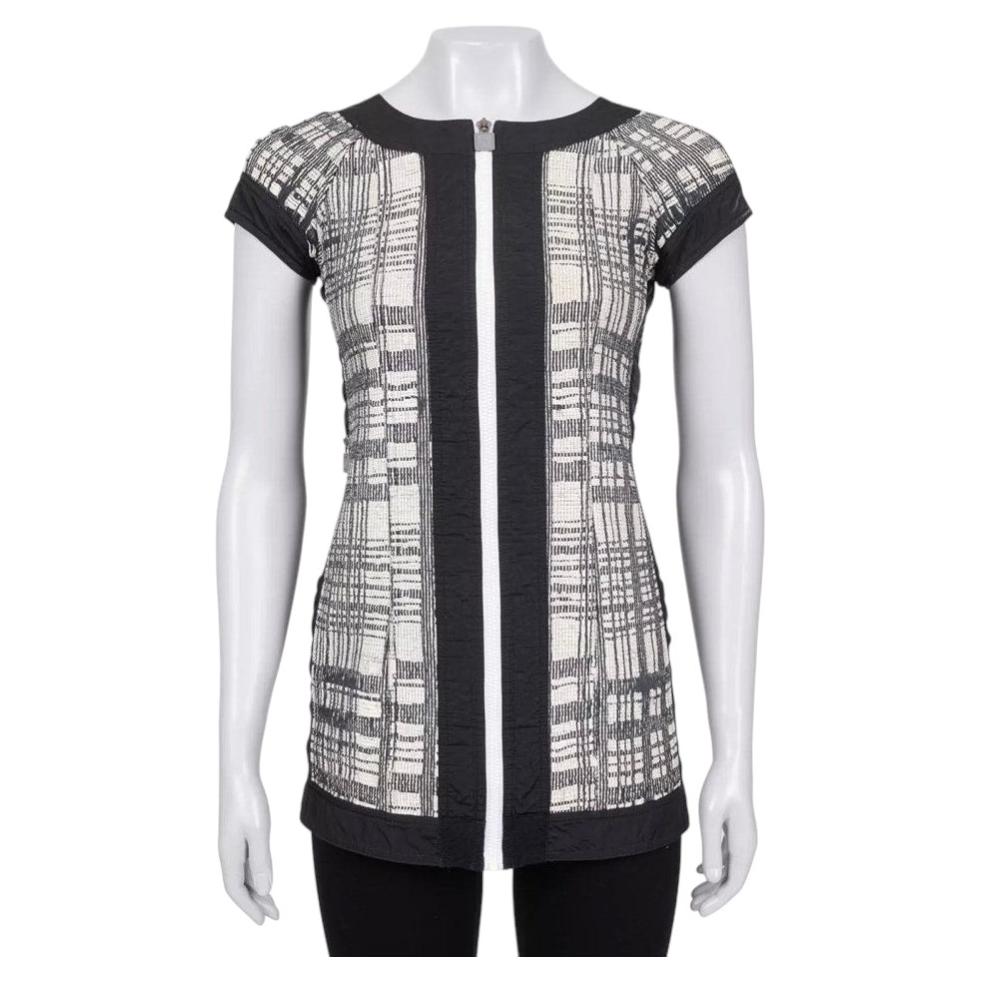 Chanel Vintage Black & White Short Sleeve Zip Cardigan FR 34 / XS For Sale