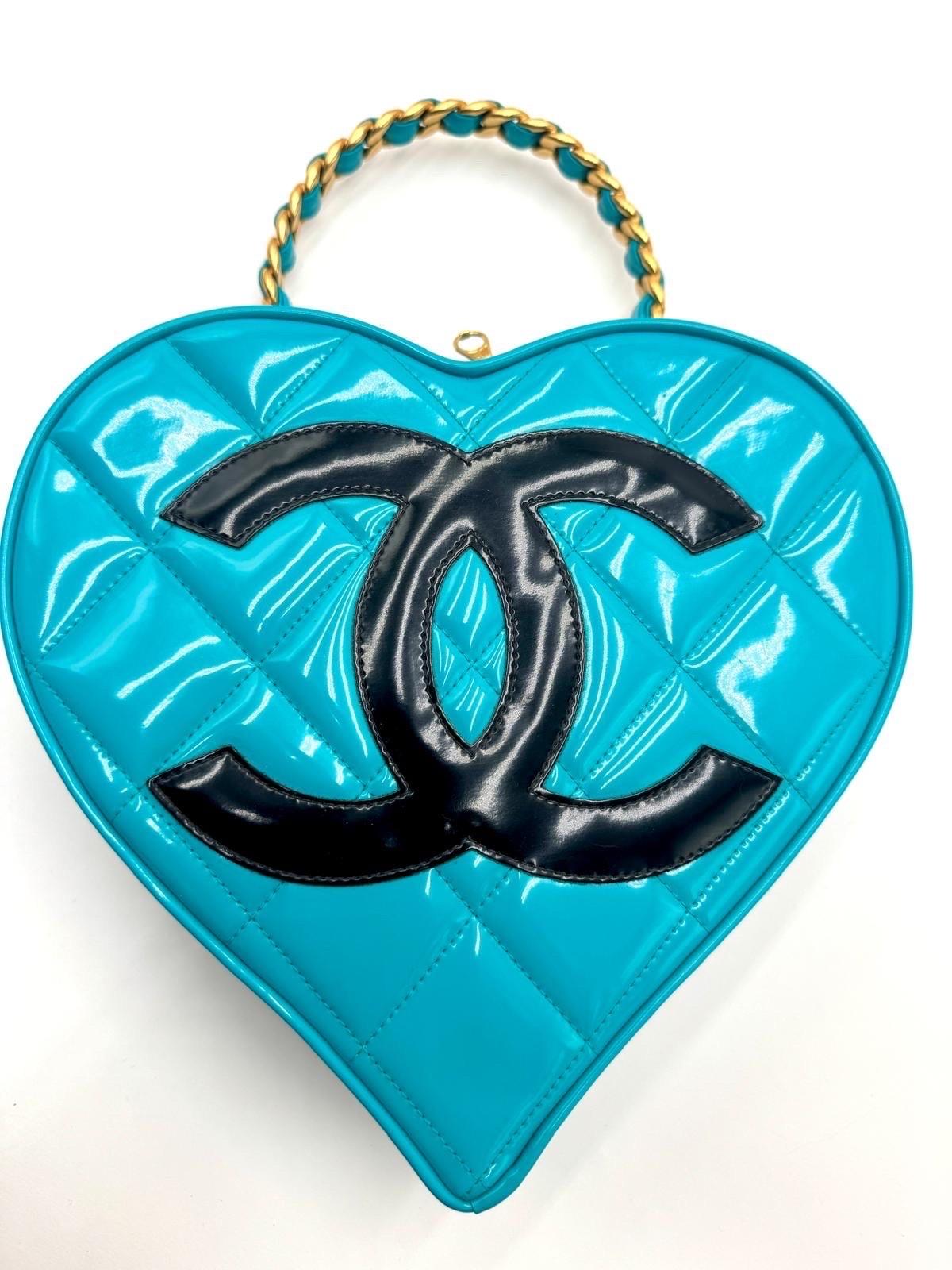Chanel Vintage Blue Barbie Heart Vanity Bag – 1995 In Excellent Condition In San Francisco, CA
