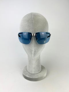 Chanel Vintage Blaue Vintage-Sonnenbrille mit Lens aus mattem Silber c2000er