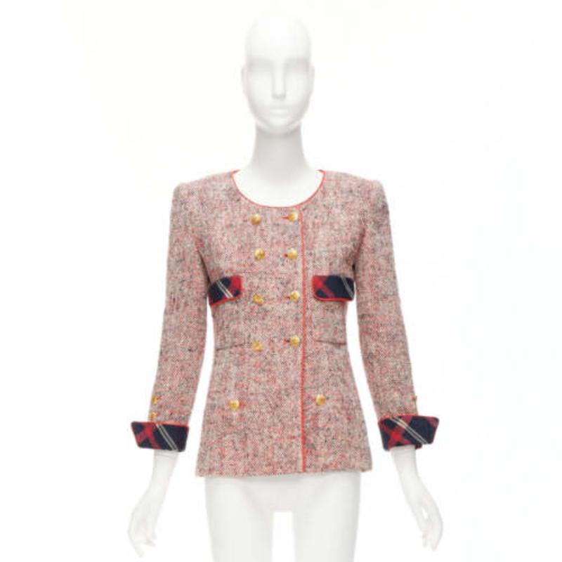 CHANEL Chaqueta blazer vintage de tweed boucle con botones dorados FR34 XS en venta 5
