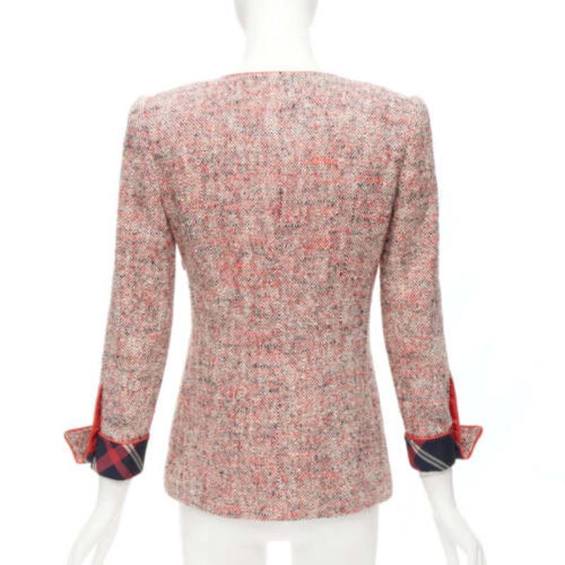 CHANEL Chaqueta blazer vintage de tweed boucle con botones dorados FR34 XS en venta 1