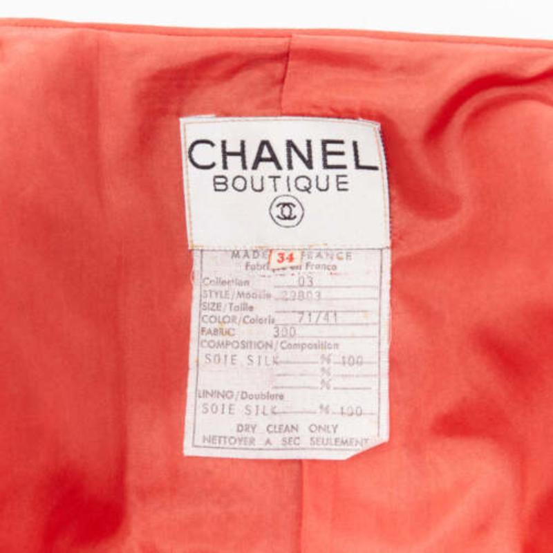 CHANEL Chaqueta blazer vintage de tweed boucle con botones dorados FR34 XS en venta 4