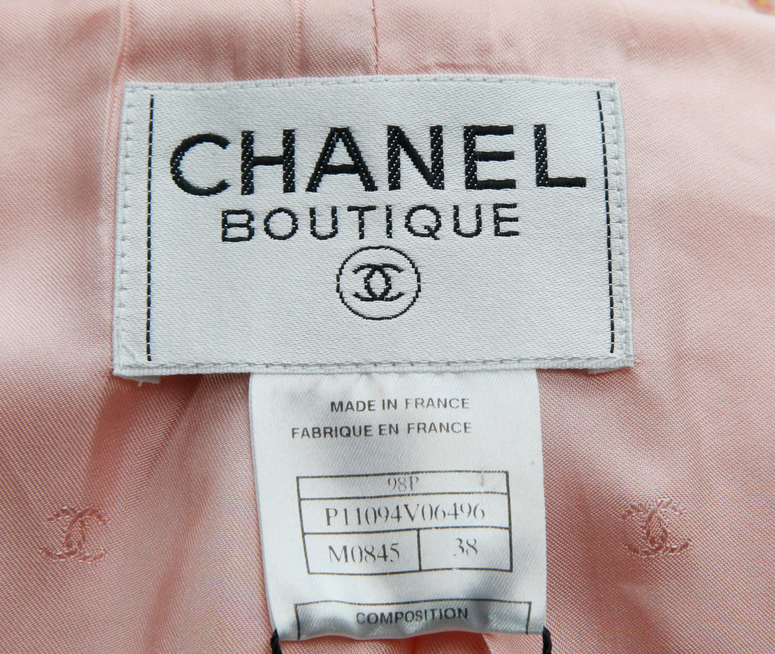 Chanel Vintage Boutique Tweed Button-up Blazer, 1998 For Sale 1