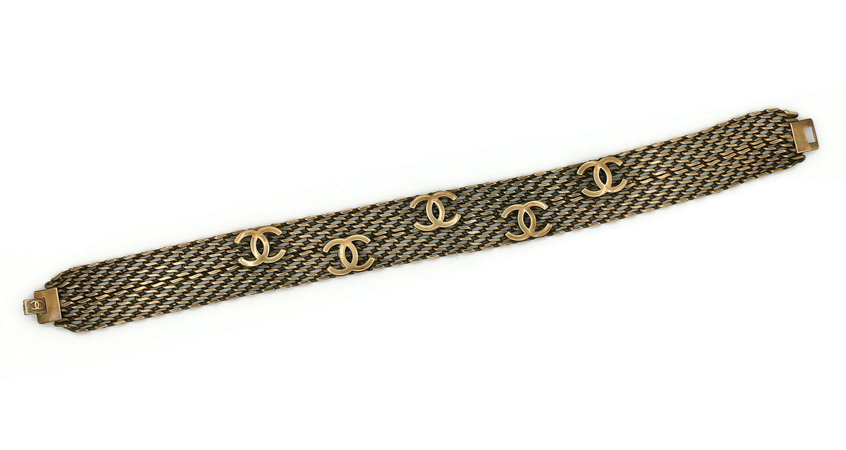 Chanel Collier choker CC vintage en maille de couleur bronze, automne 1997 Pour femmes en vente