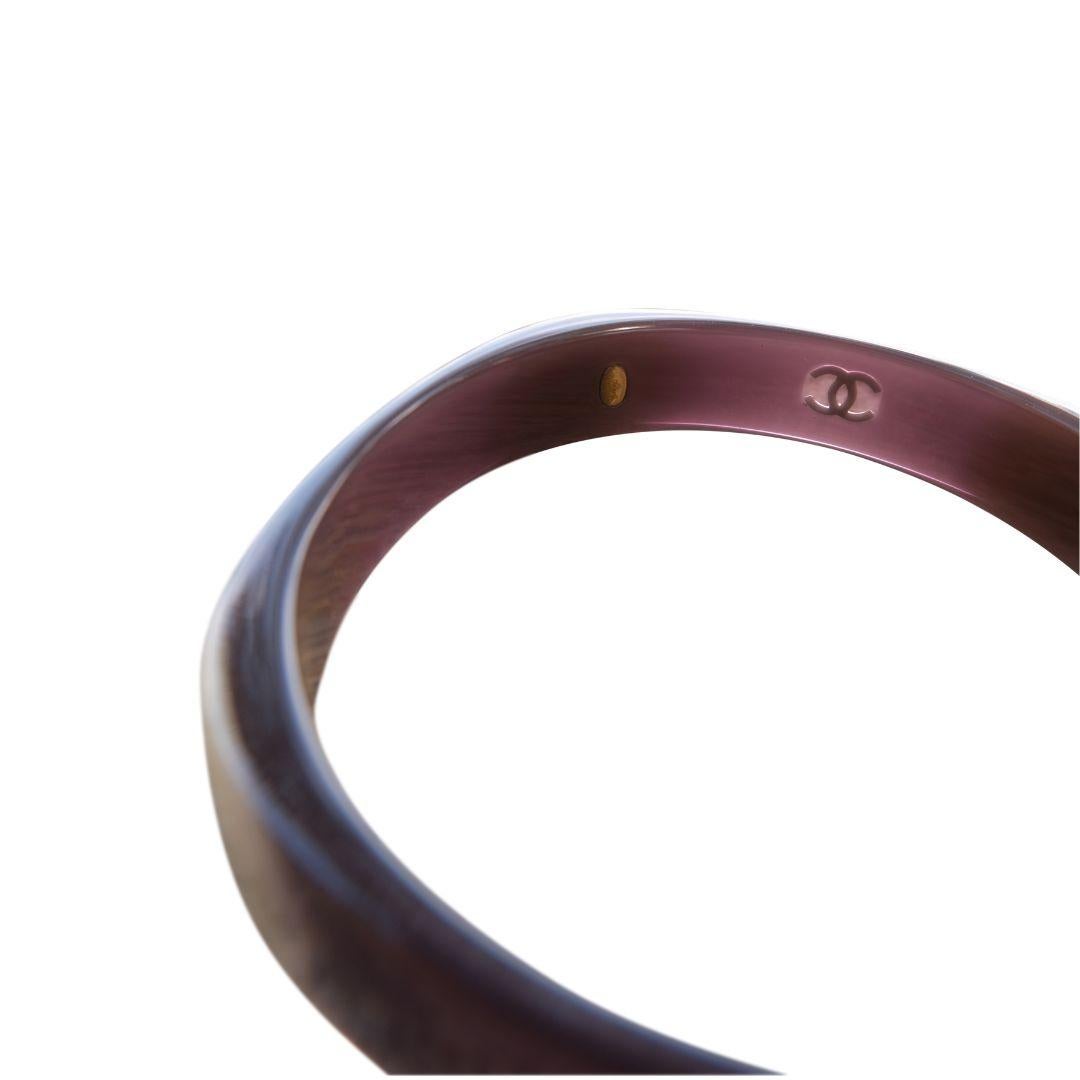 CHANEL Vintage Brown and Beige Acrylic Bangle In Good Condition For Sale In Morongo Valley, CA