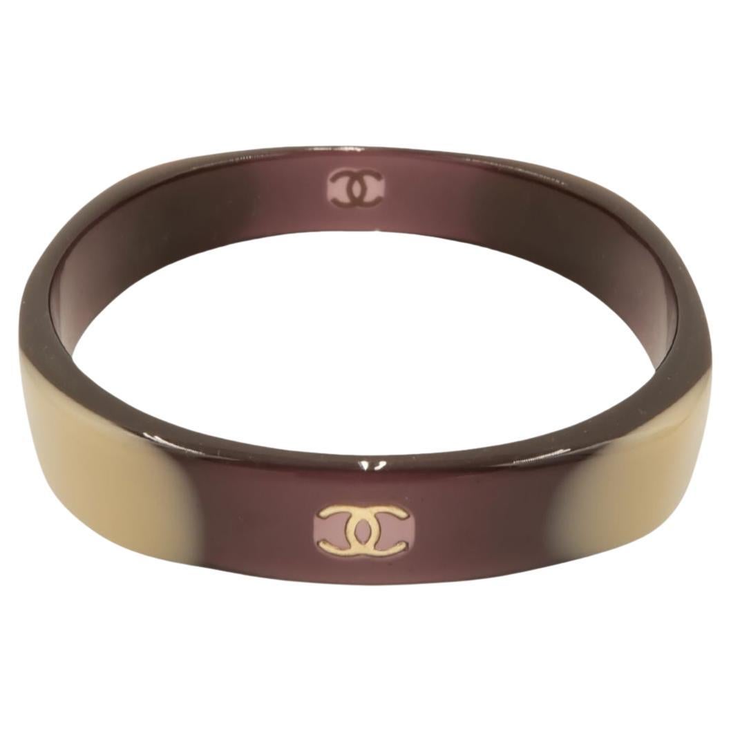 CHANEL Vintage Brown and Beige Acrylic Bangle For Sale