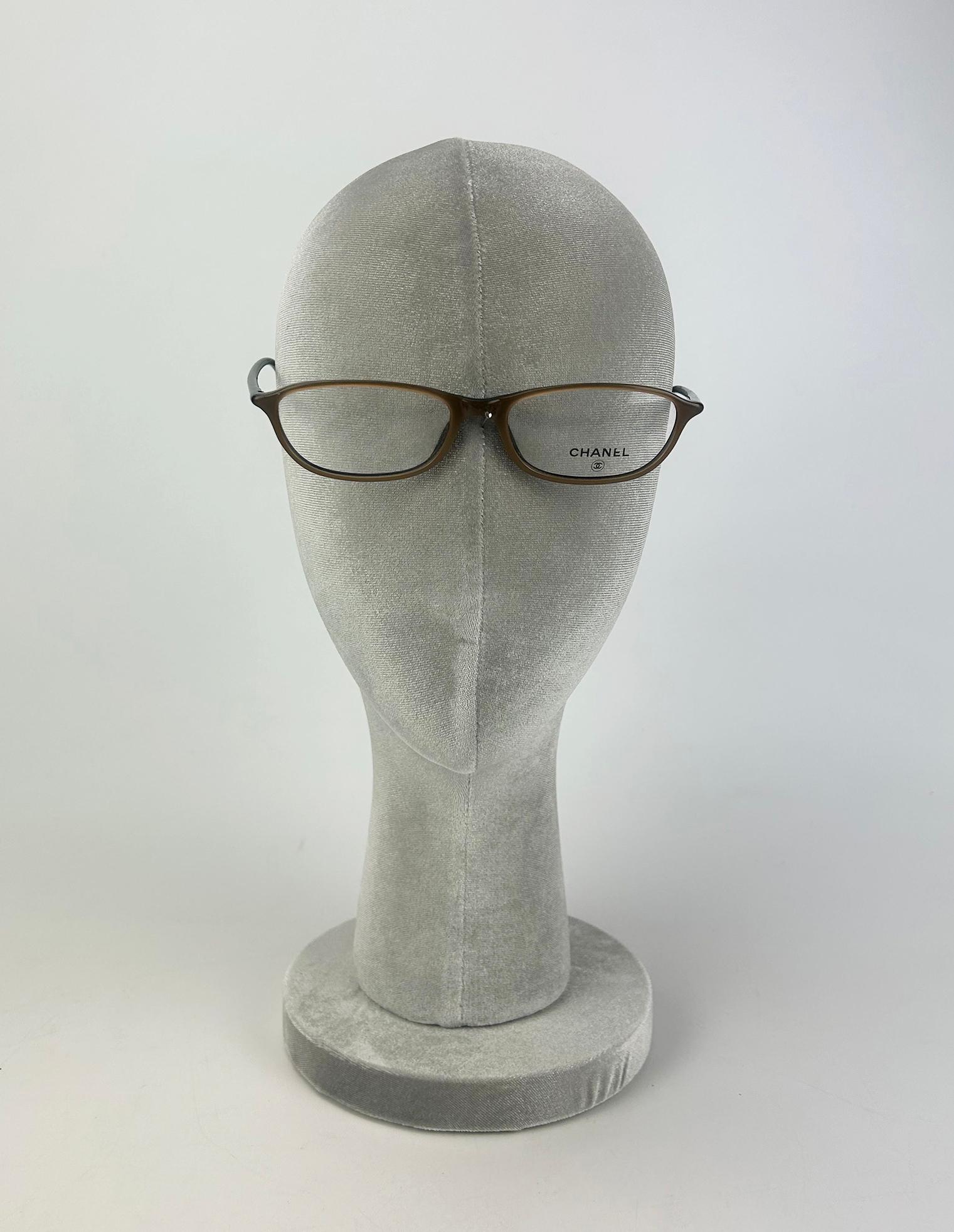 Chanel Vintage Brown und Tan Lesebrille im Zustand „Hervorragend“ im Angebot in Philadelphia, PA