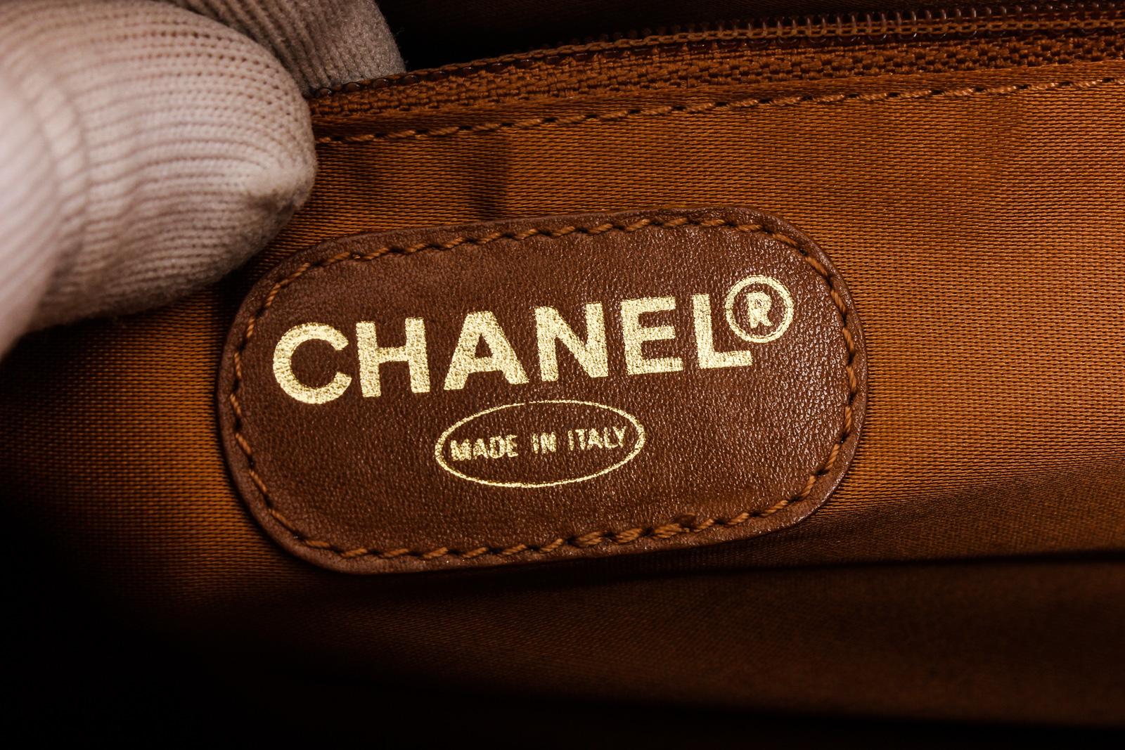 Chanel Vintage Brown Caviar Leather CC Shoulder Bag 3