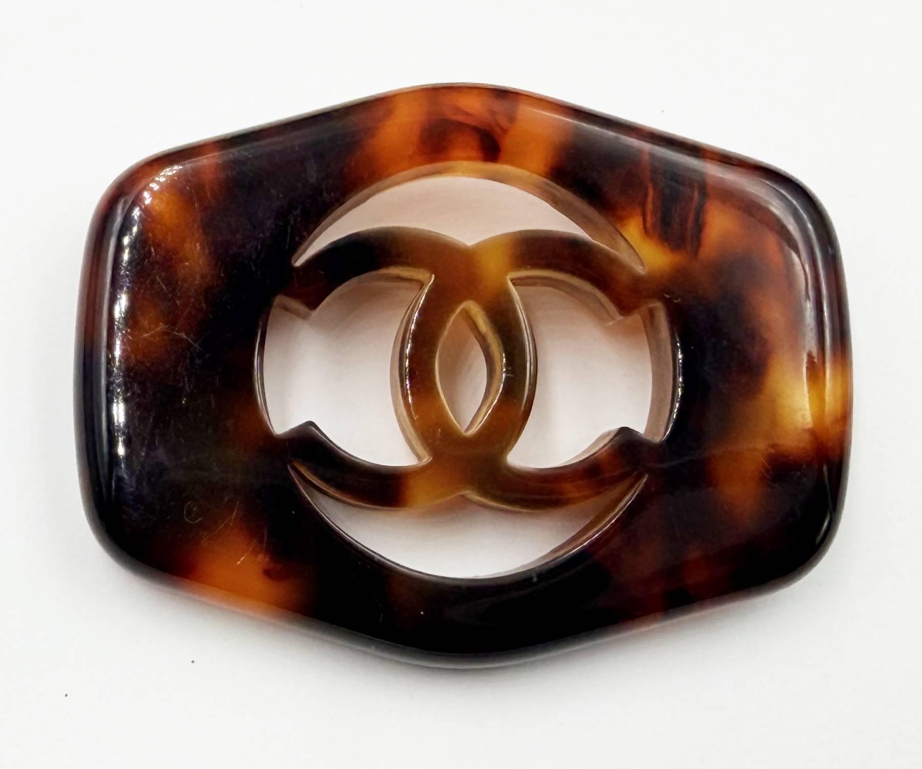 Spilla a rettangolo Chanel Vintage marrone con finta tartaruga CC