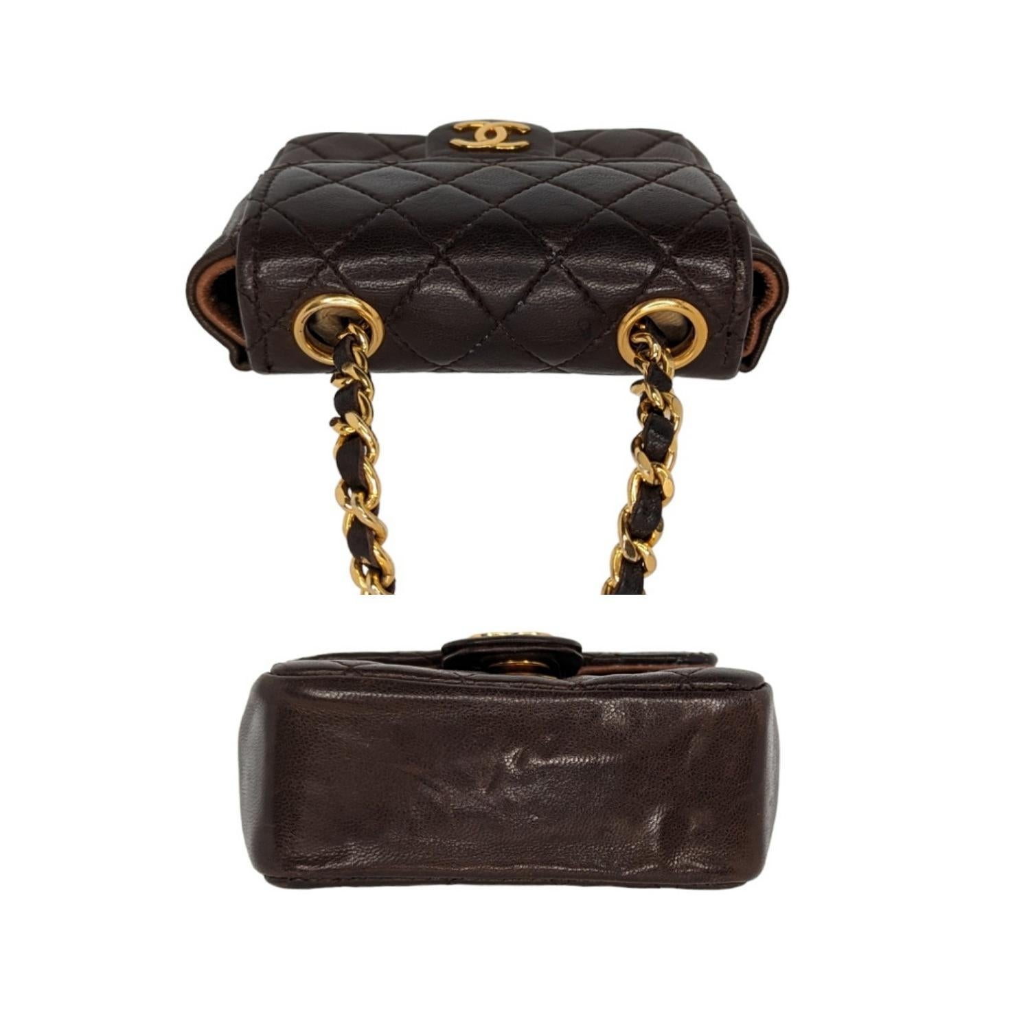 Chanel Vintage Brown Lambskin Quilted Micro Mini Flap Belt Bag Charm en vente 1