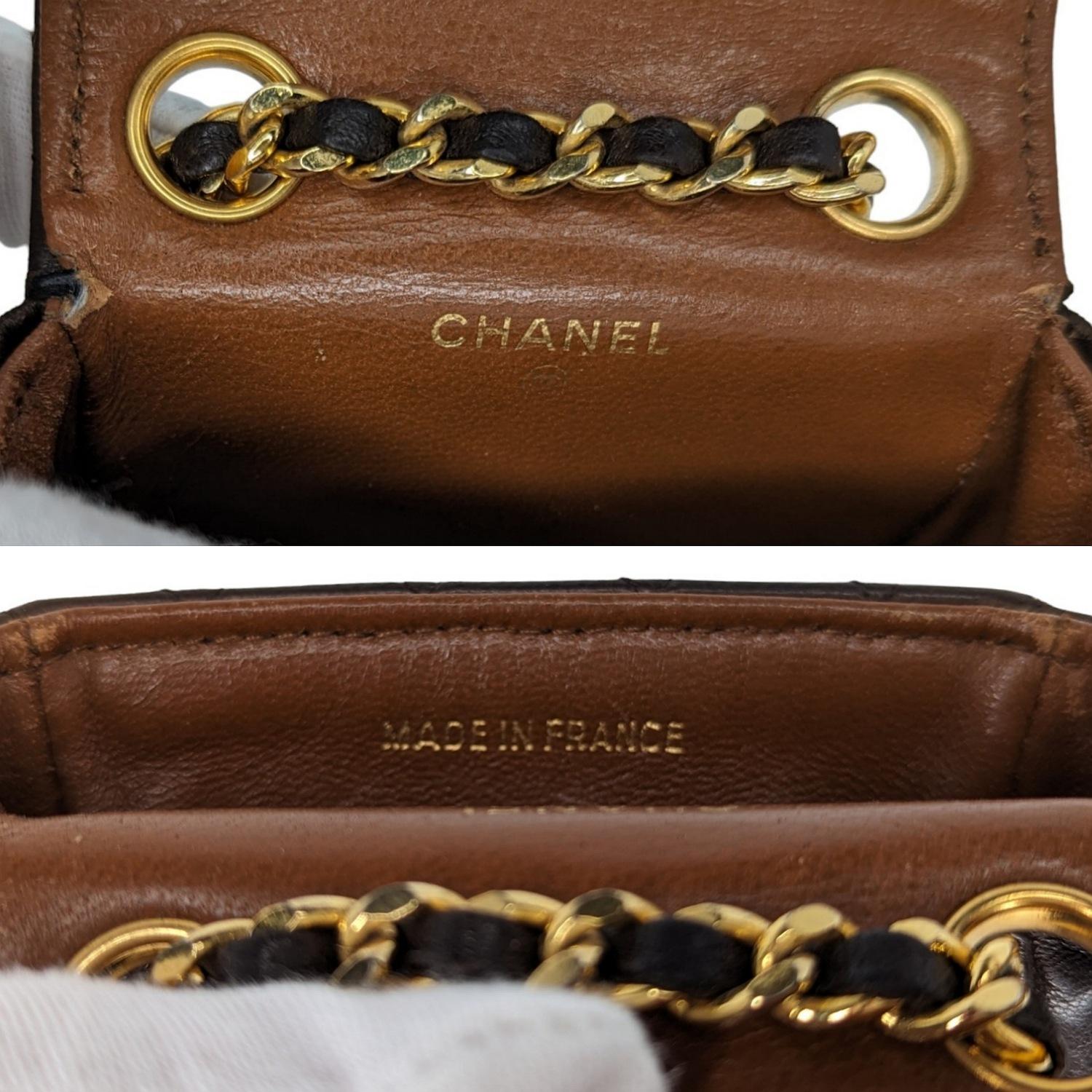 Chanel Vintage Brown Lambskin Quilted Micro Mini Flap Belt Bag Charm en vente 3