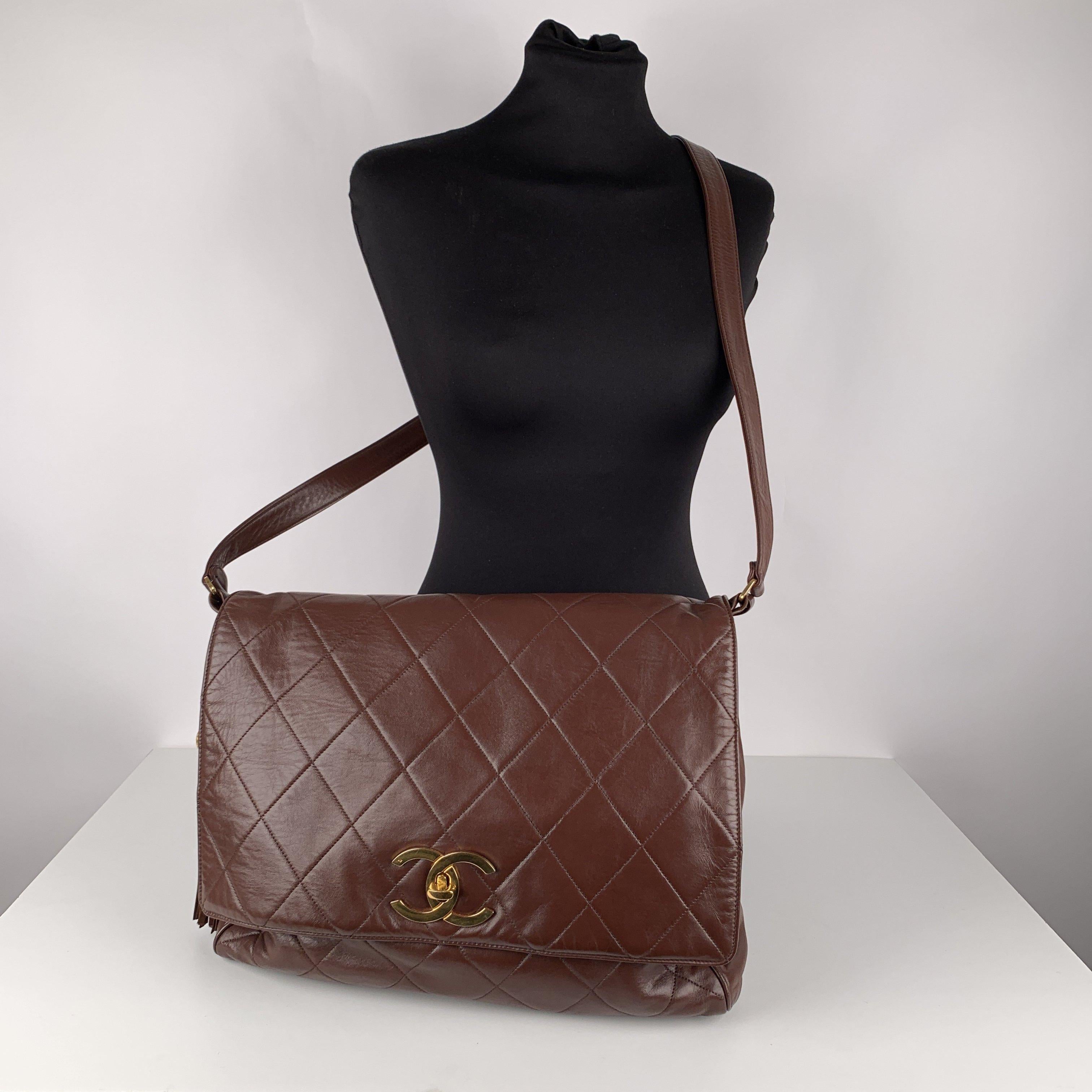 MATERIAL: Leather COLOR: Brown MODEL: Messenger Bag GENDER: Women SIZE: Large Condition CONDITION DETAILS: A :EXCELLENT CONDITION - Used once or twice. Looks mint. Imperceptible signs of wear may be present due to storage - Some light scratches and