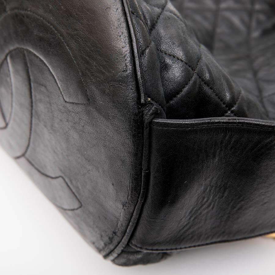 CHANEL Vintage Bucket Bag in Black Quilted Leather 7