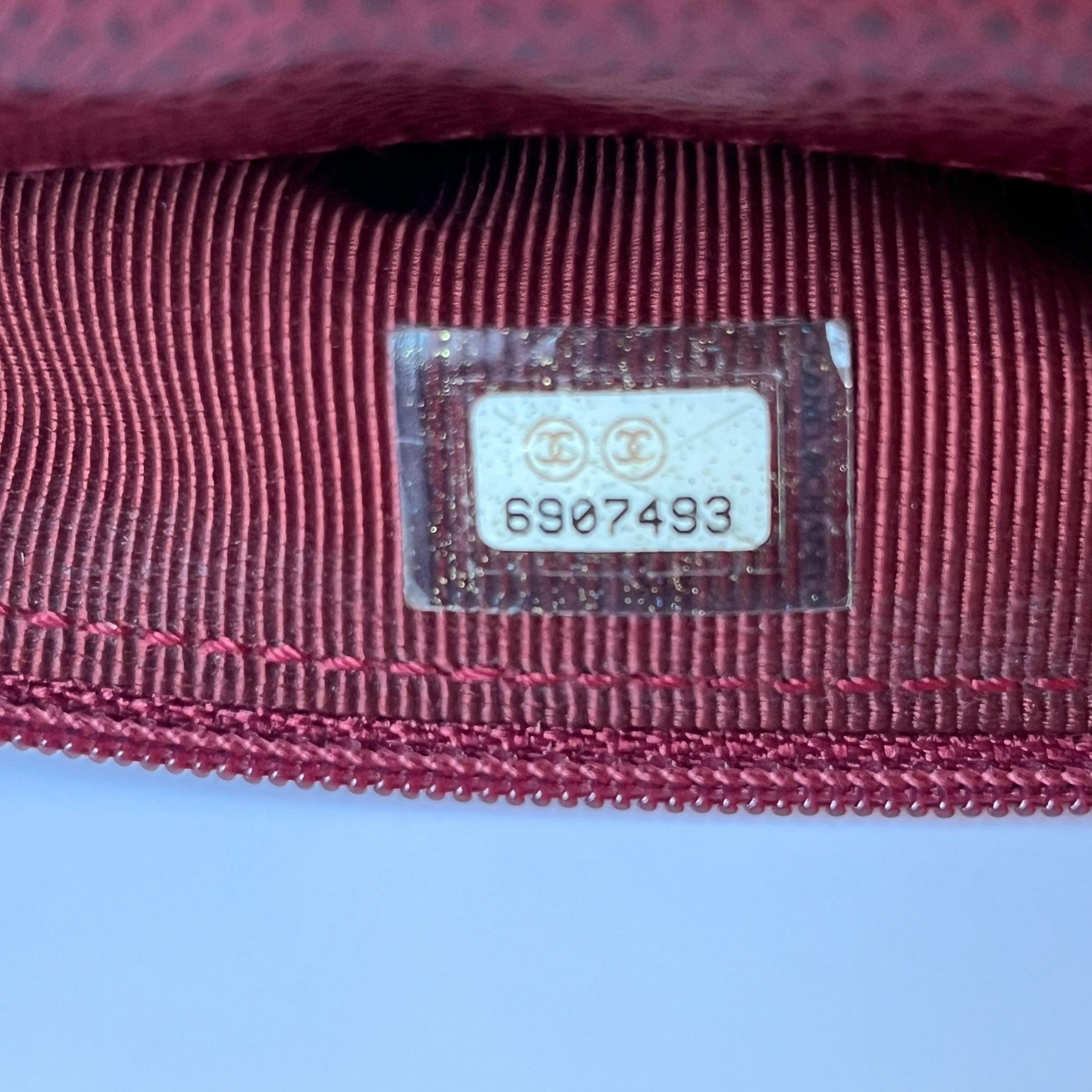 Chanel Vintage Burgundy Caviar Leather Shoulder Bag 24k Gold HW For Sale 12