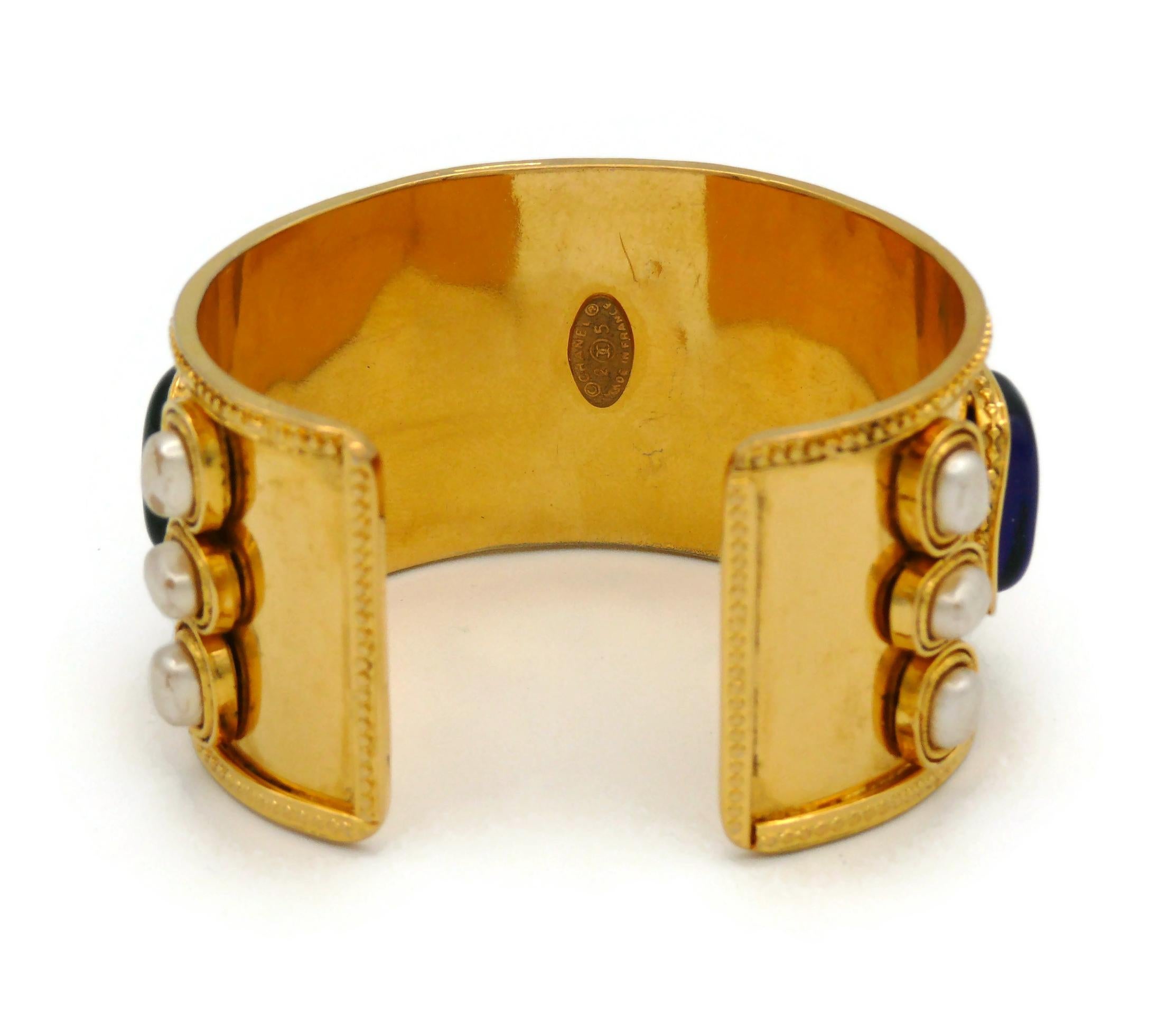 CHANEL Vintage Byzantine Inspired Gripoix Cuff Bracelet, 1990 For Sale 5