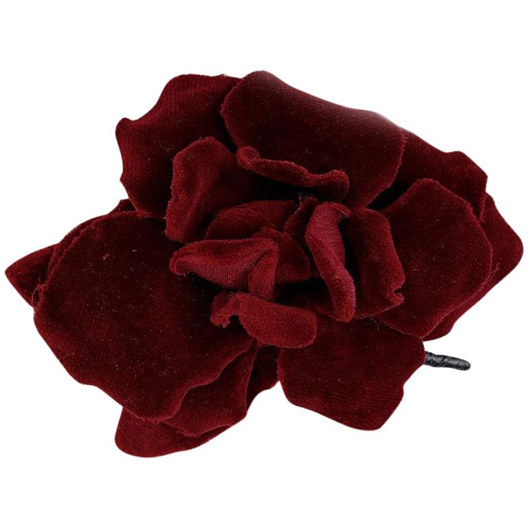 CHANEL Vintage Camellia Brooch in Burgundy Velvet Fabric