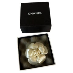 CHANEL Vintage Camellia Pearly Glass Floral Brooch