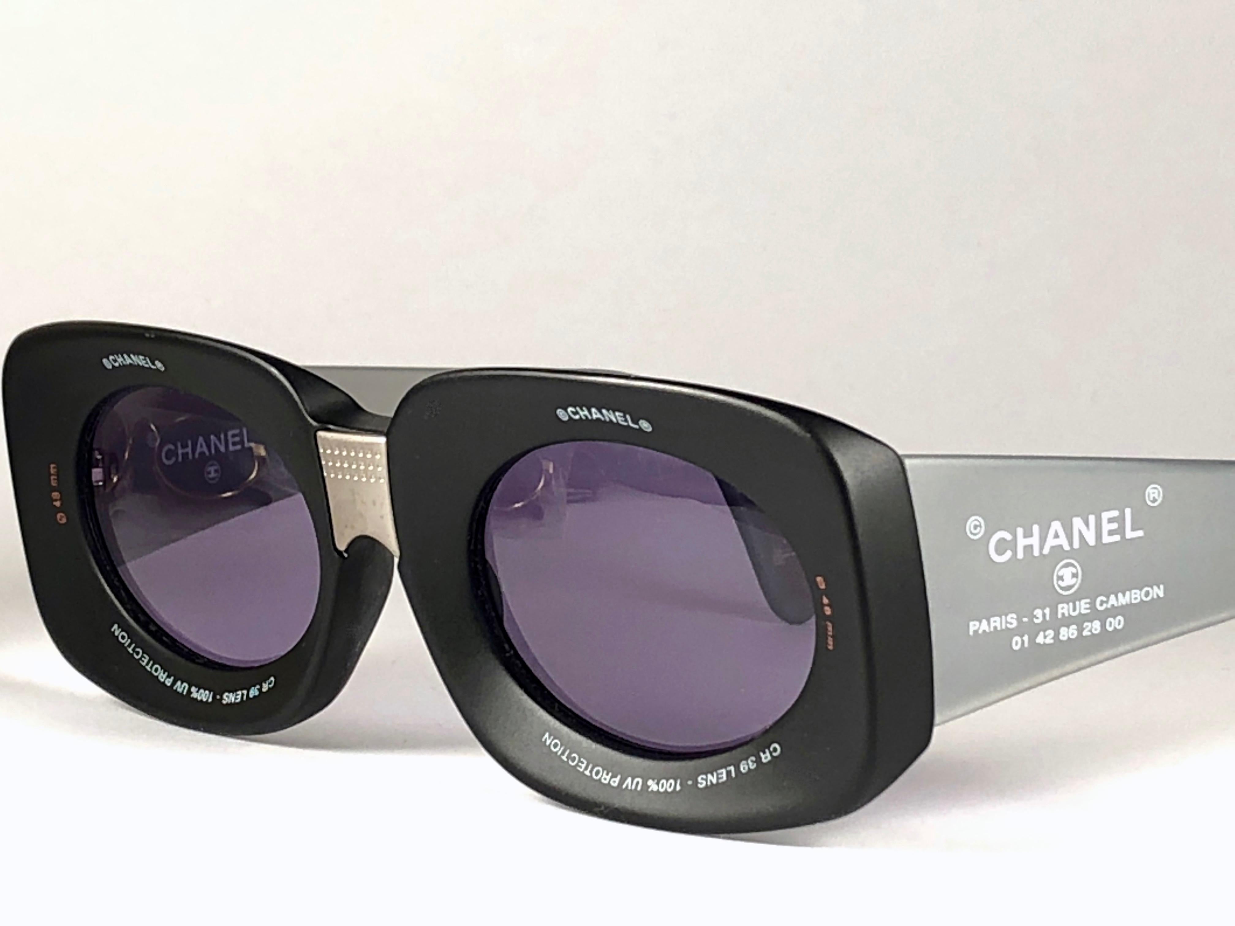 Chanel Vintage Camera Lens Black & Grey Sunglasses Made in Italy Collector Item For Sale 3