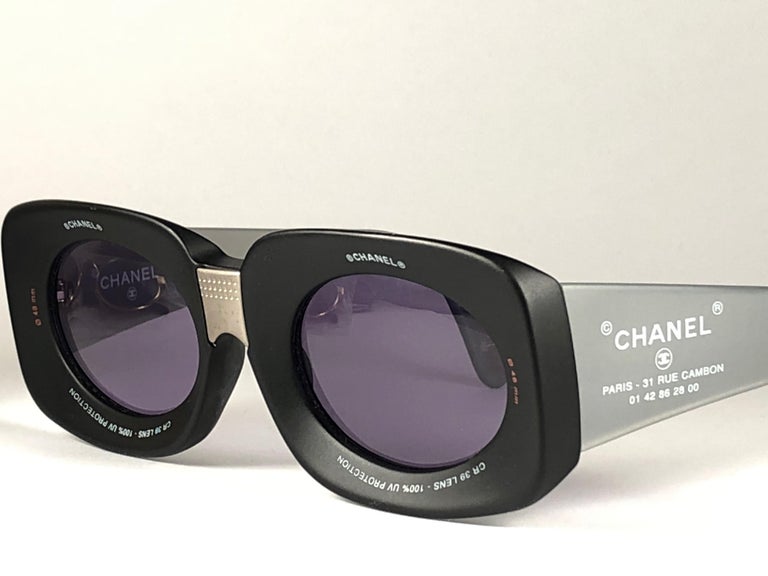 Chanel Vintage Camera Lens Black and Grey Sunglasses Made in Italy