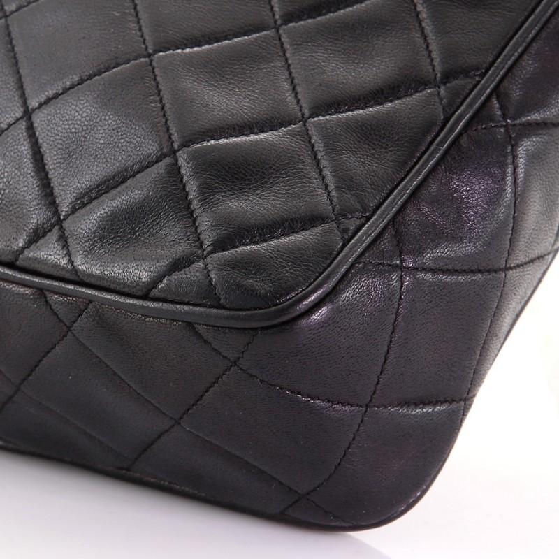 Chanel Bolsa vintage con borla para cámara Piel acolchada Mediana 2