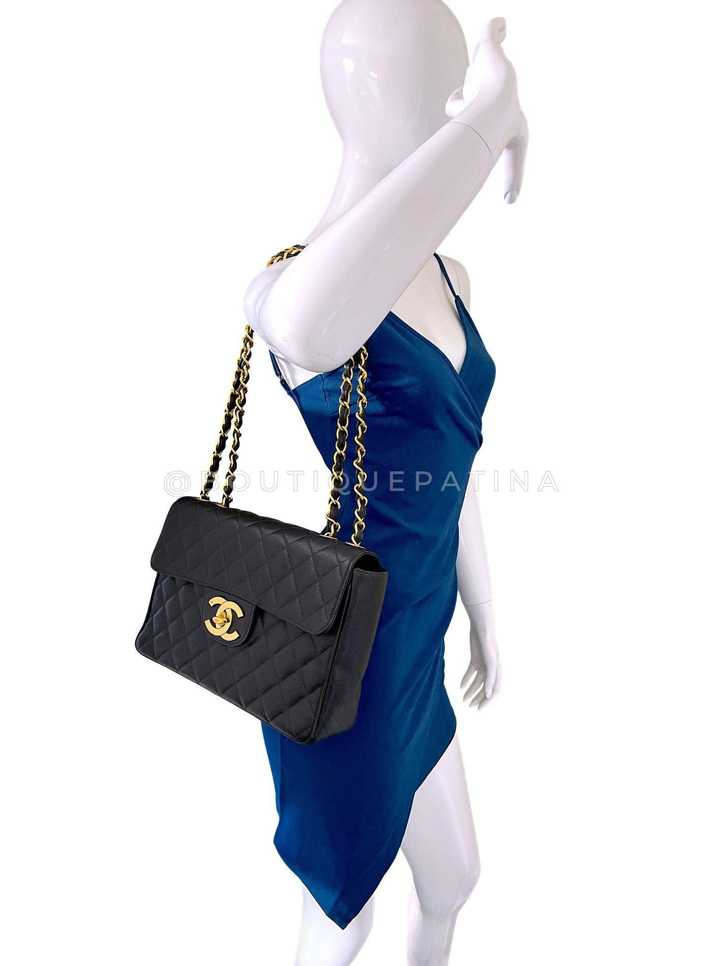 Chanel Vintage Kaviar Jumbo Flap Tasche 1995 Schwarz Klassisch 24k GHW 67217 im Angebot 10